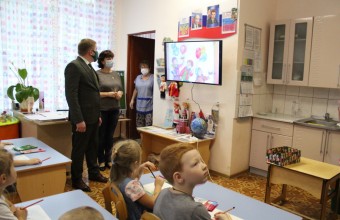 Виктор Юткин проверил детский сад на соблюдение санитарных норм